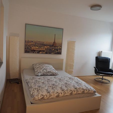 B8 - Just A Private Accommodation Düsseldorf Esterno foto