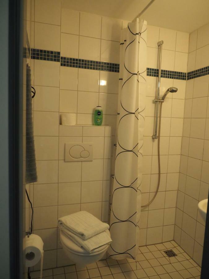 B8 - Just A Private Accommodation Düsseldorf Esterno foto